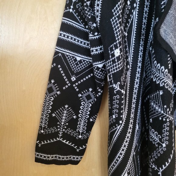 Sahalie Open Front Cotton Sweater Cardigan Black & White Aztec Print - Picture 8 of 11